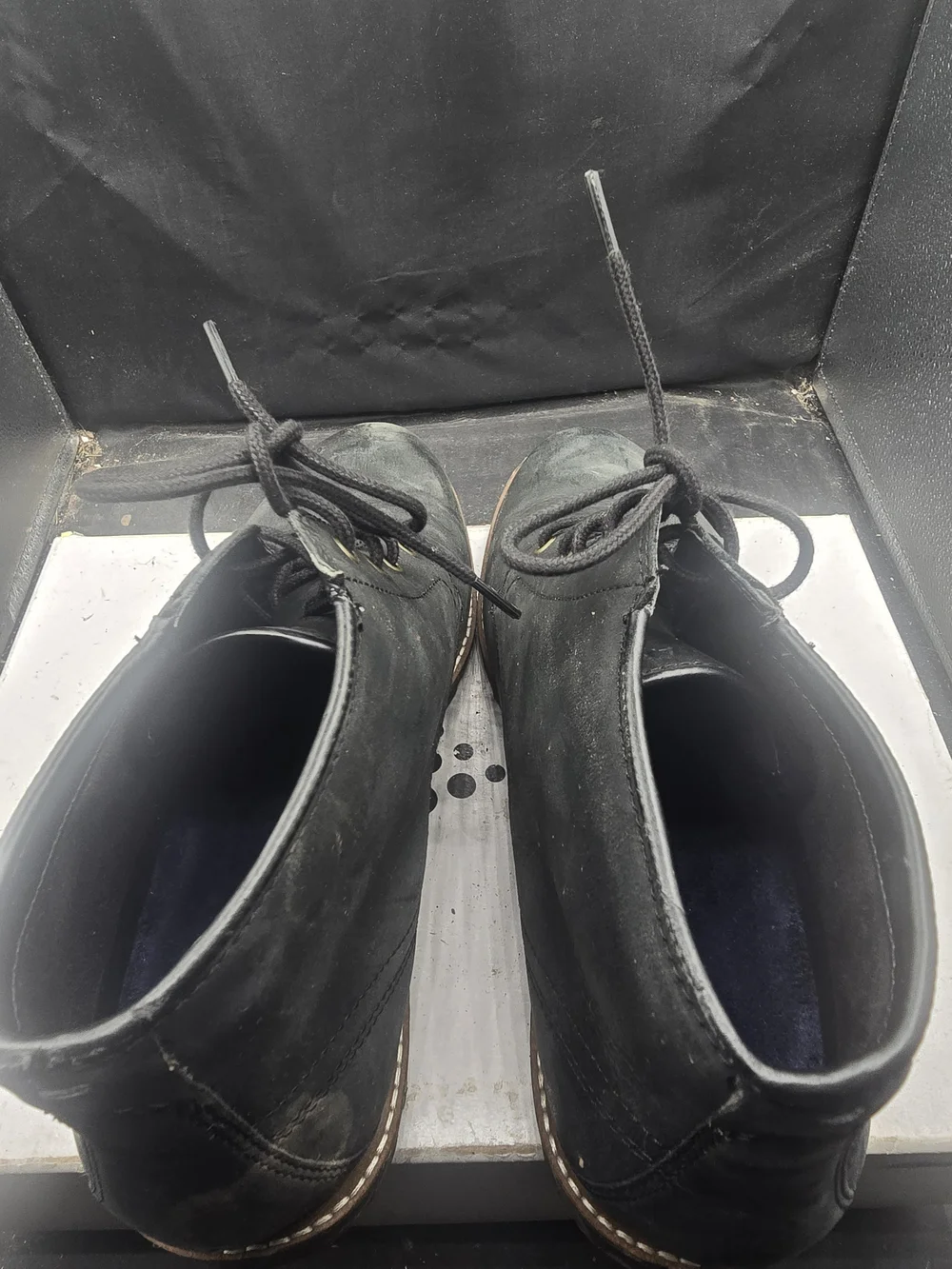 Cole Haan Black Leather Men’s Lace-Up Chukka Boots